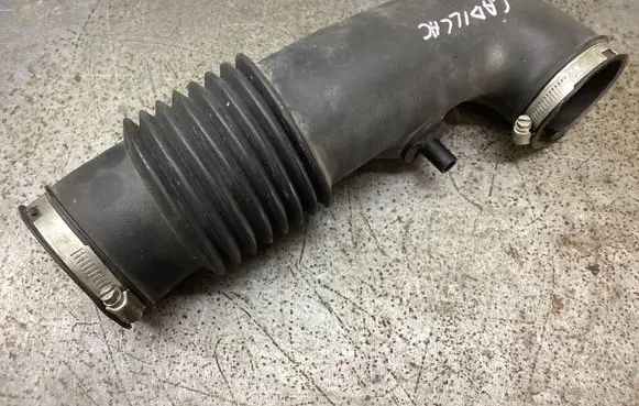 Cadillac SRX Air intake duct part 25733251