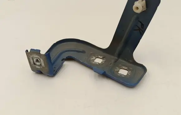 BMW 4 F32 F33 Fender mounting bracket 7255821