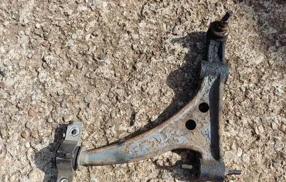 Alfa Romeo 166 Front lower control arm/wishbone