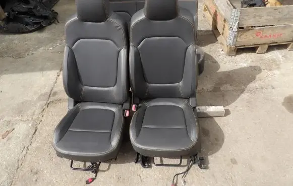 Dacia Spring Seat set 