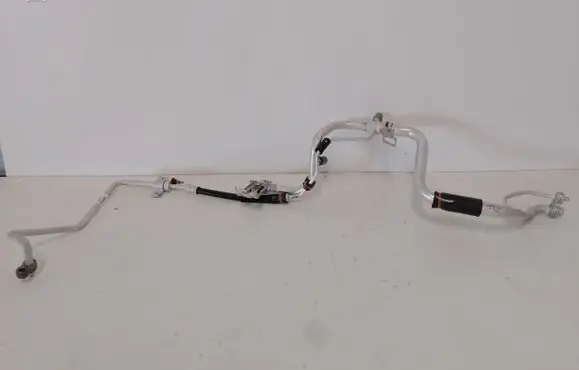 Gearbox oil cooler pipe/hose
