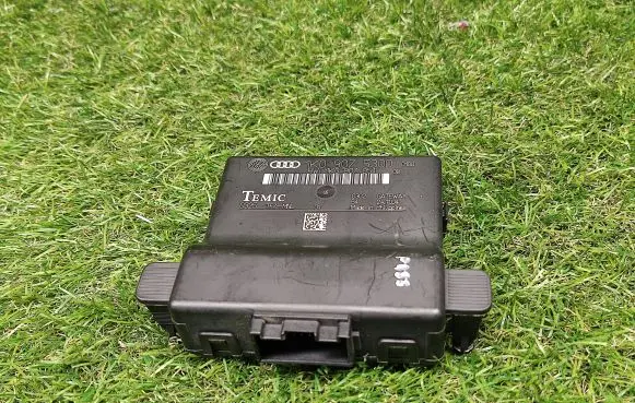Audi A3 S3 8P Gateway control module 1K0907530D 1K0907951