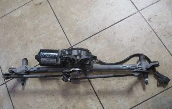 Chevrolet Captiva Front wiper linkage 20829040 0001000859810253