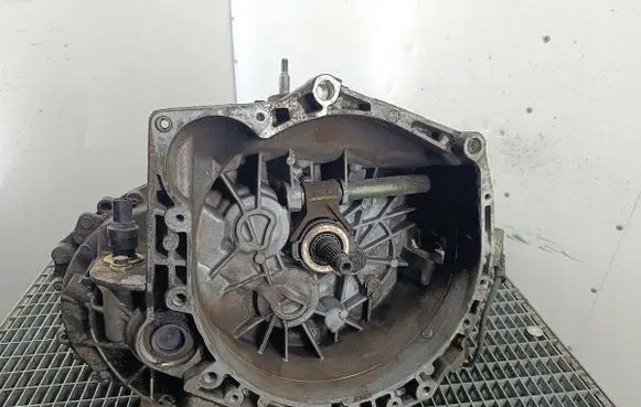 Renault Master II Manual 5 speed gearbox PF1AA019