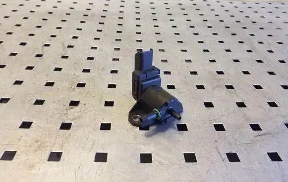 Citroen DS4 Vacuum valve 9688124580