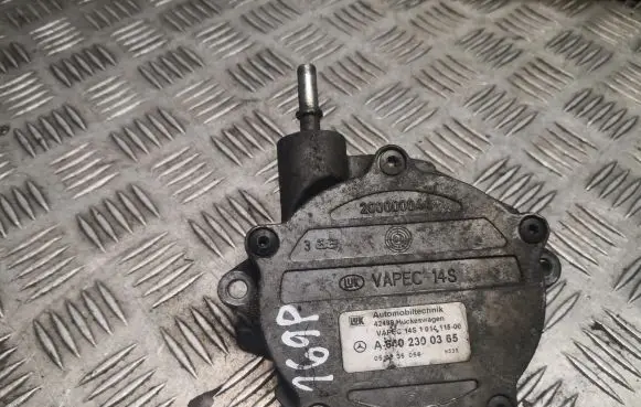 Mercedes-Benz A W169 Vacuum pump 6402300365 A6402300365