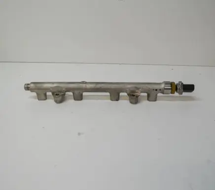 Volkswagen Jetta VII Fuel main line pipe 04E133320AM 05E127065