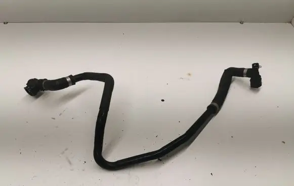 Mercedes-Benz C W204 Engine coolant pipe/hose