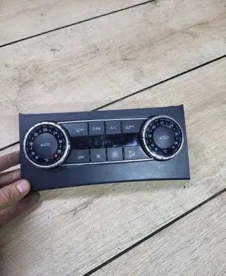 Mercedes-Benz C W204 Climate control unit A2049006608 SW201200
