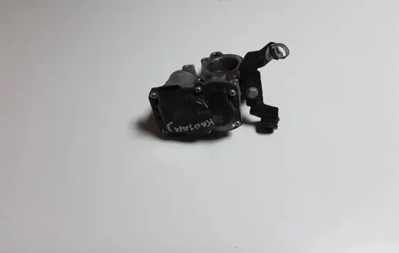 Renault Kadjar Electric throttle body valve 147100361R