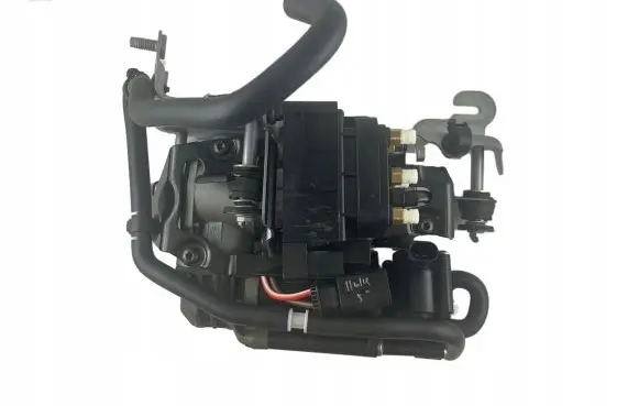 Mercedes-Benz C W205 Air suspension compressor/pump A2053200104