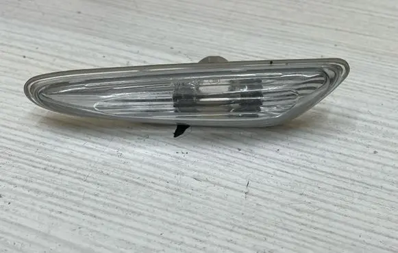 BMW X3 E83 Front fender indicator light 4166L