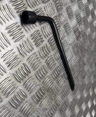 Toyota Avensis T270 Wheel nut wrench 