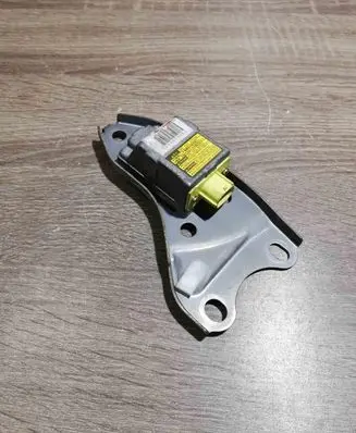 Toyota Avensis Verso Airbag deployment crash/impact sensor 8986044010