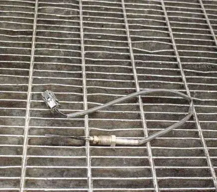 BMW X3 F25 Oil temperature sensor 8570234 2657009080