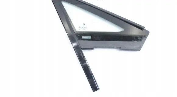 BMW i8 Front door window glass four-door 7313016
