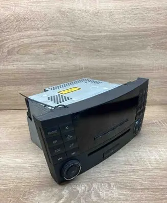Mercedes-Benz E W211 Radio/CD/DVD/GPS head unit A2118705089
