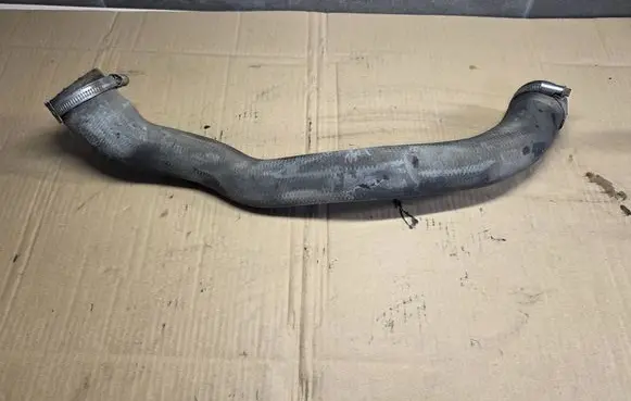 Intercooler hose/pipe