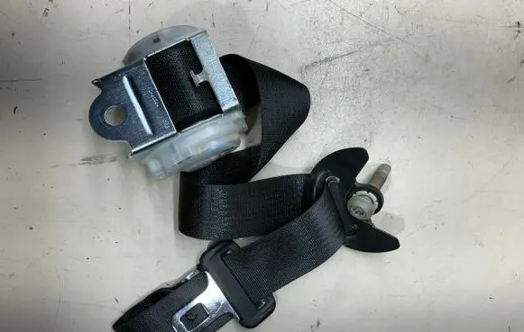 Dodge Challenger Middle seatbelt (rear) 5UZ261X9AB 2449238 717718253