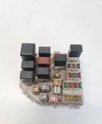Toyota RAV 4 (XA20) Fuse module 1K19 0142