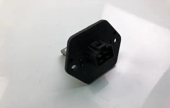 KIA Carens I Heater blower motor/fan resistor 2M034