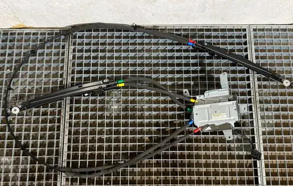 BMW 5 F10 F11 Curtain motor 7232773
