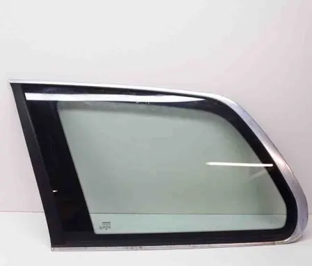 Volvo XC90 Rear side window 30674380 30674378