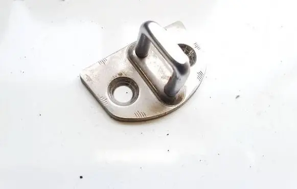 Skoda Superb B5 (3U) Front door lock loop/hook striker 1U0837033B