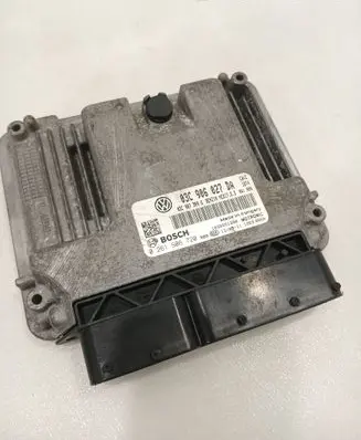 Volkswagen Touran II Engine control unit/module 03C906027DA 03C907309G 0261S06720