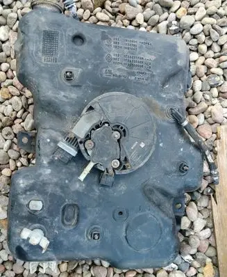 Renault Trafic III (X82) AdBlue liquid reservoir 172A21178R