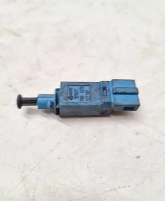 Audi A4 S4 B5 8D Brake pedal sensor switch 927189