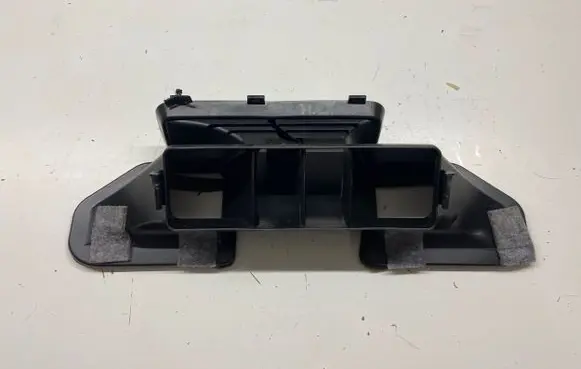 Audi A4 S4 B7 8E 8H Air intake duct part 8E1819389