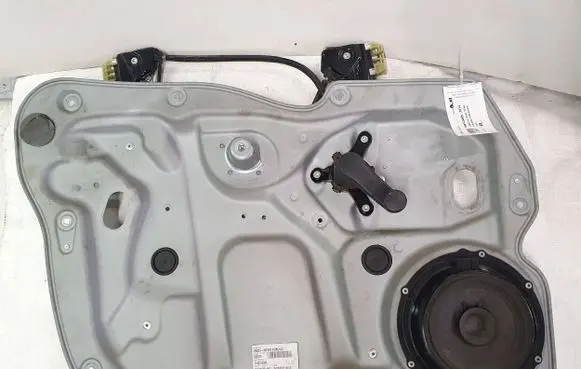 Volkswagen Caddy Front door manual window regulator 1T0837755M 3053811 117119K