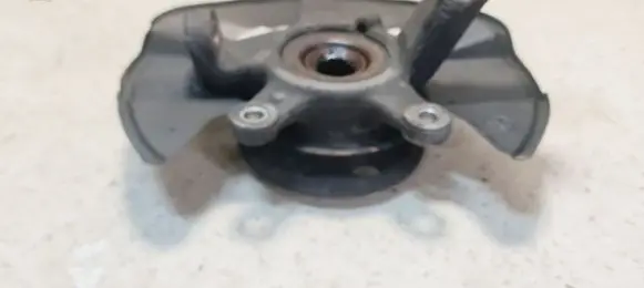 Mercedes-Benz B W245 Front wheel hub spindle knuckle 690439