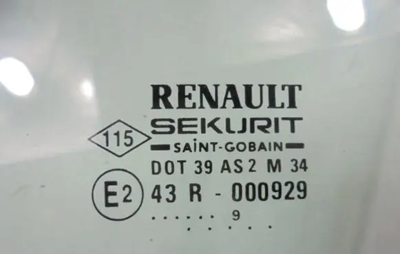 Renault Megane I Front triangle window/glass G7700848396