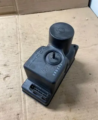 Audi 100 200 5000 C3 Central locking vacuum pump 443862257E