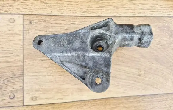 Audi A4 S4 B6 8E 8H Engine mounting bracket 8E0199343N