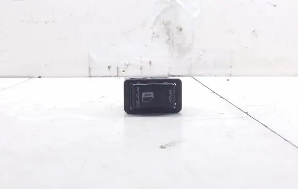 Nissan Primera Central locking switch button 3X29Z