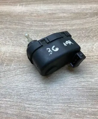 Volkswagen Golf III Headlight level adjustment motor 1H0941295A 0307851347