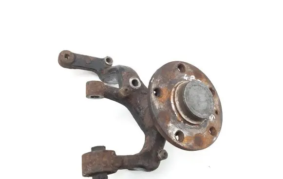 Volkswagen Golf V Rear wheel hub