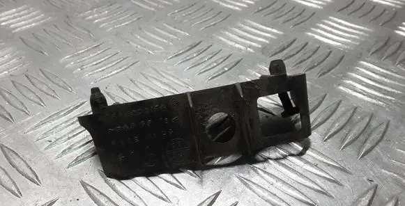 Mercedes-Benz ML W164 Front bumper mounting bracket A1646800174