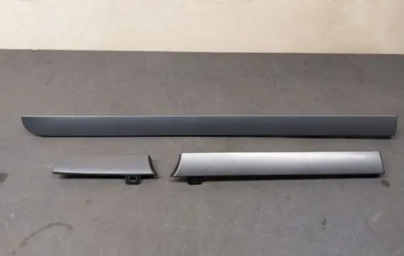 Volkswagen Touran I Dashboard glove box trim 1T1858415B 1T1858414B