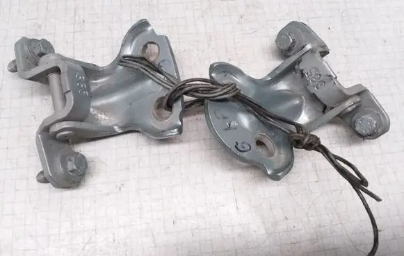 Mitsubishi Space Star Rear door hinge set 
