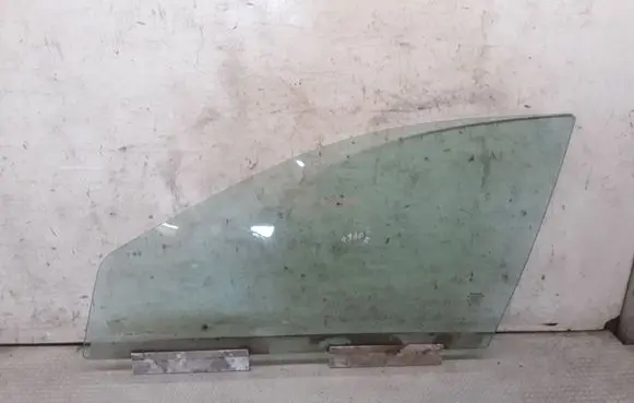 Volvo V70 Front door window glass four-door 