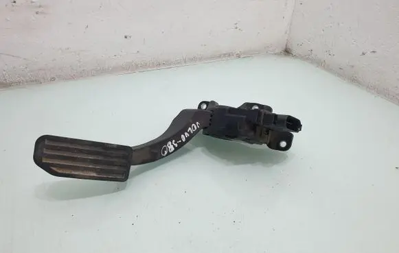 Volvo S80 Accelerator throttle pedal 6G929F836CD