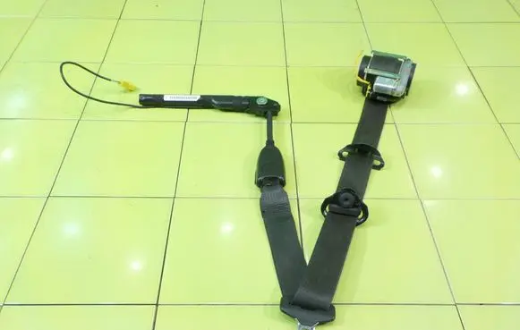 Chevrolet Orlando Front seatbelt 619668400A BEZPIECZENSTWA