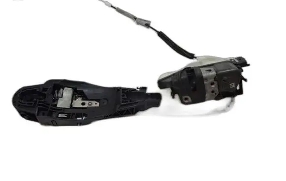 Peugeot 5008 II Front door lock 104235