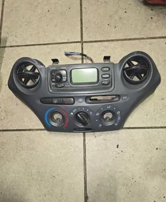 Toyota Yaris Radio/CD/DVD/GPS head unit 8611052022B0 25619 CNTS0820AB