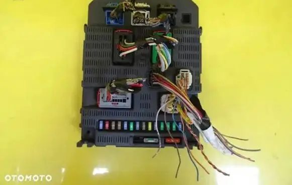 Peugeot 207 Comfort/convenience module 9663798480