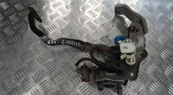 Toyota Corolla E210 E21 Clutch pedal 89280-10010